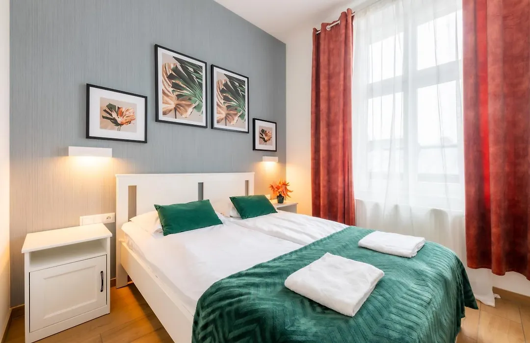 Victus Spacious Apartments In The City Center By Noclegi Renters-1
